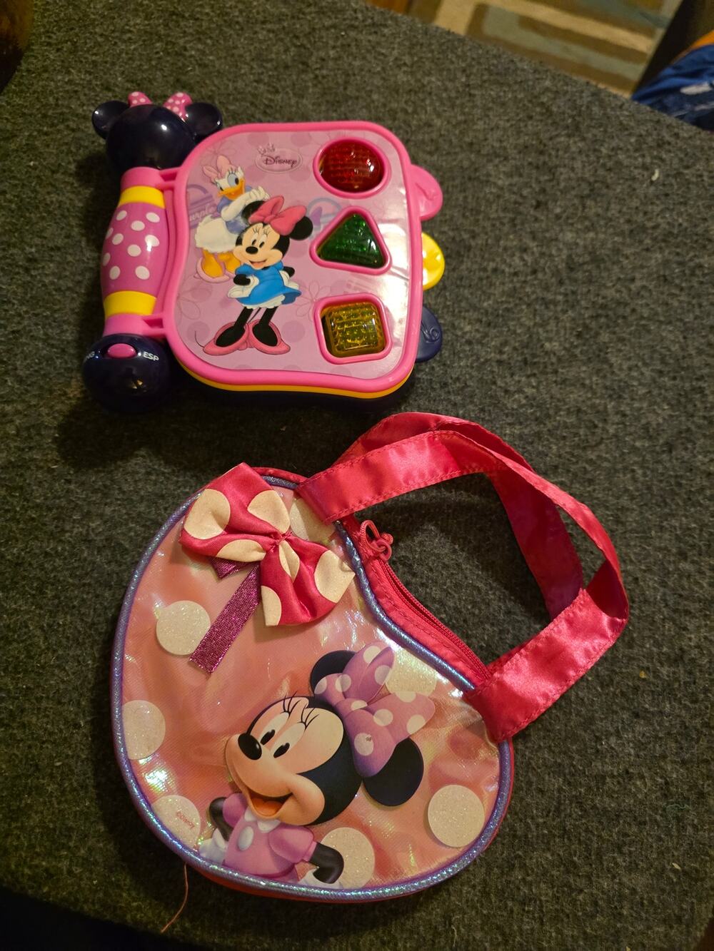Disney Minnie Mouse Bilingual Learning Toy Book & Heart Purse Play Set